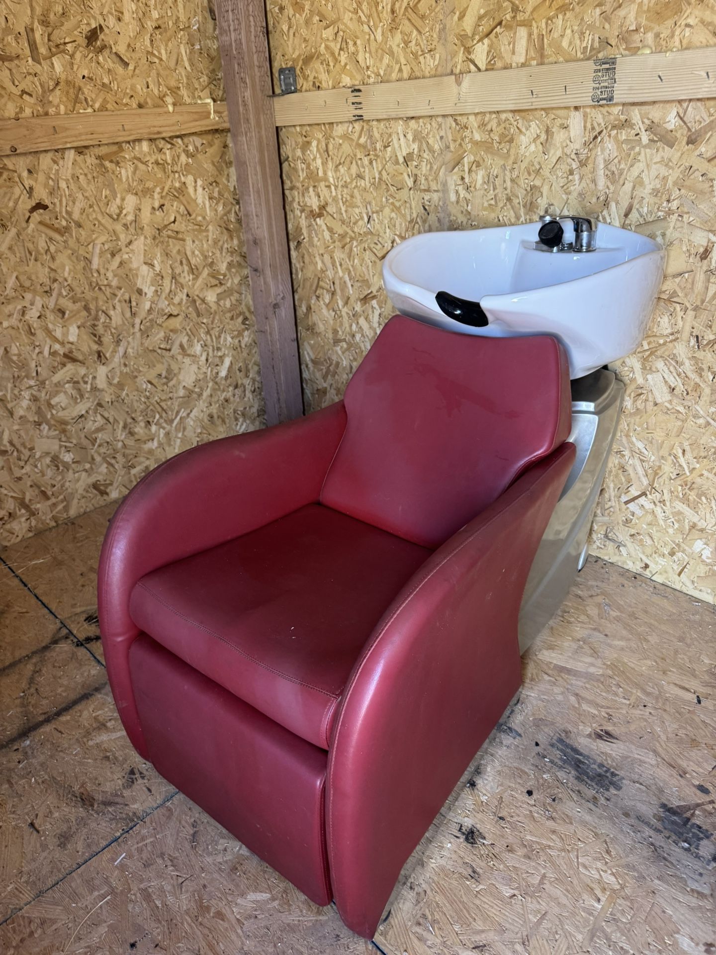 Shampoo Bowl W/ Reclining Chair