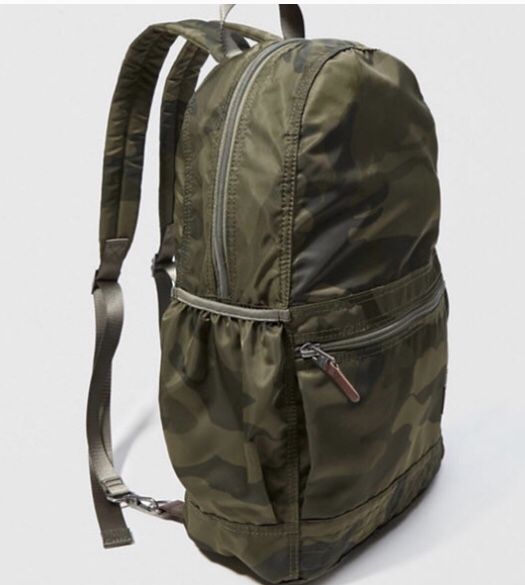 容量16L バックパック camo ☆ Abercrombie & Fitch 185feafb49774d62bafeadd0fc966d