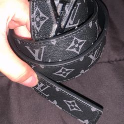 LOUIS VUITTON Monogram Eclipse LV Initials Reversable 40mm Belt