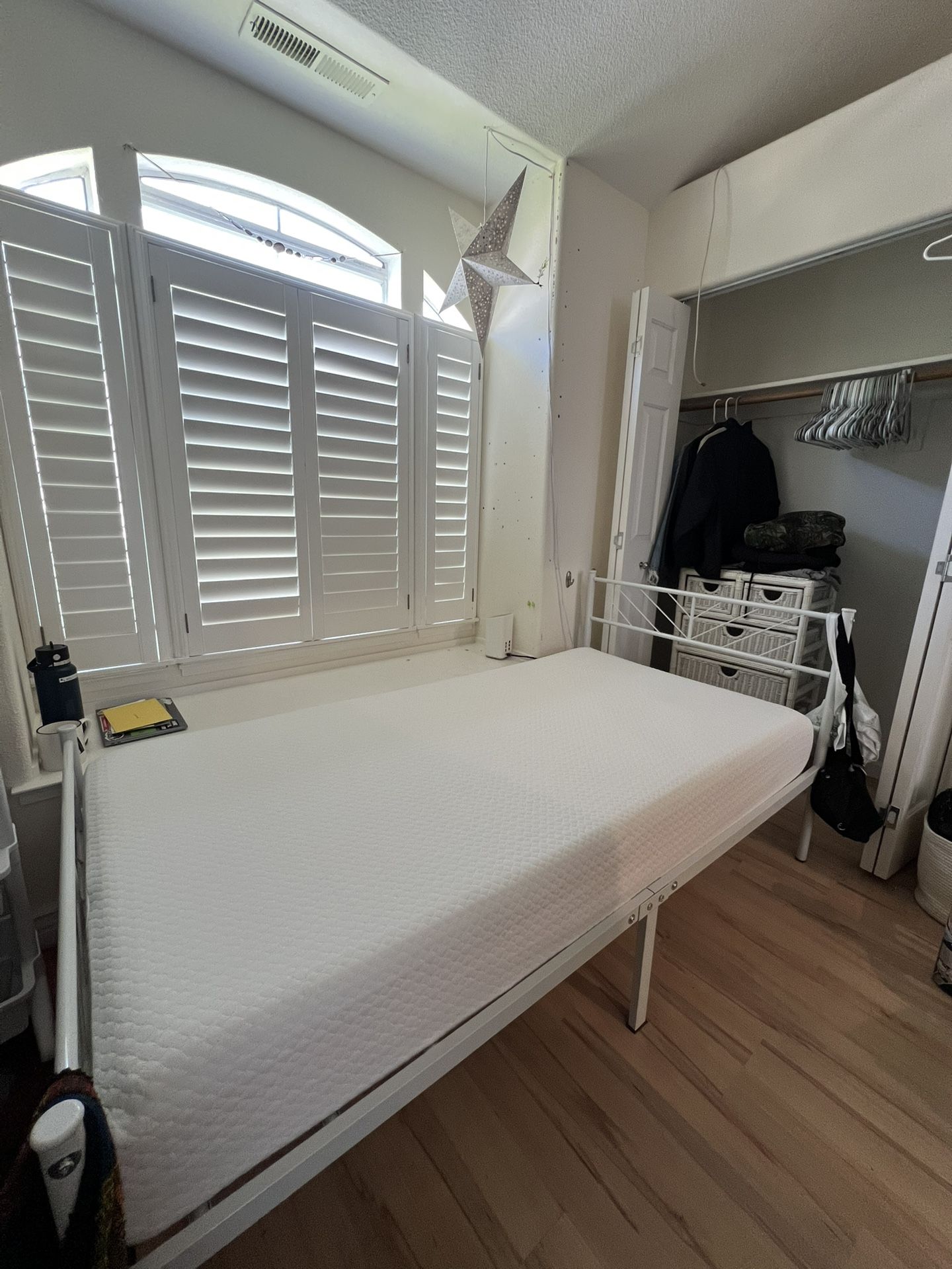 Twin XL bed Frame And Mattress