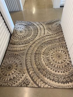 Throw rug 5 x 7