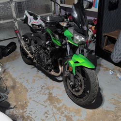 Kawasaki 2019 Z400 MECHANIC SPECIAL