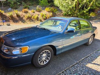 2002 Lincoln Town Car