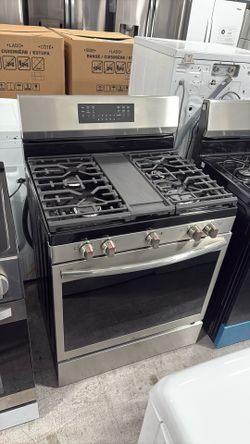 Frigidaire Gas Stove with air fry