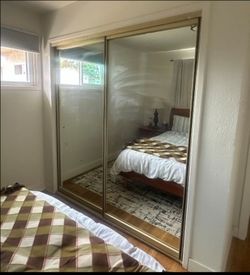 🔥 2 Sliding Mirror Closet Doors Heavy Duty Home Bedroom Office Furniture Remodeling 👀

✨ Overall pre-owned condition.

⚠️ Please note: The glass has
