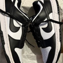 Nike Dunk Low “panda”