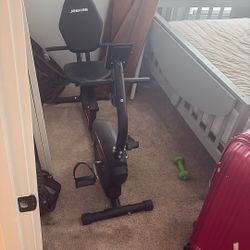 Jeeekee Exercise Bike
