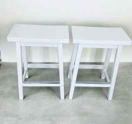 White wood grain barstools (2)