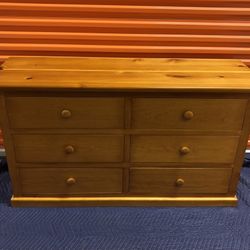 Gorgeous Hardwood 6 Drawer Dresser