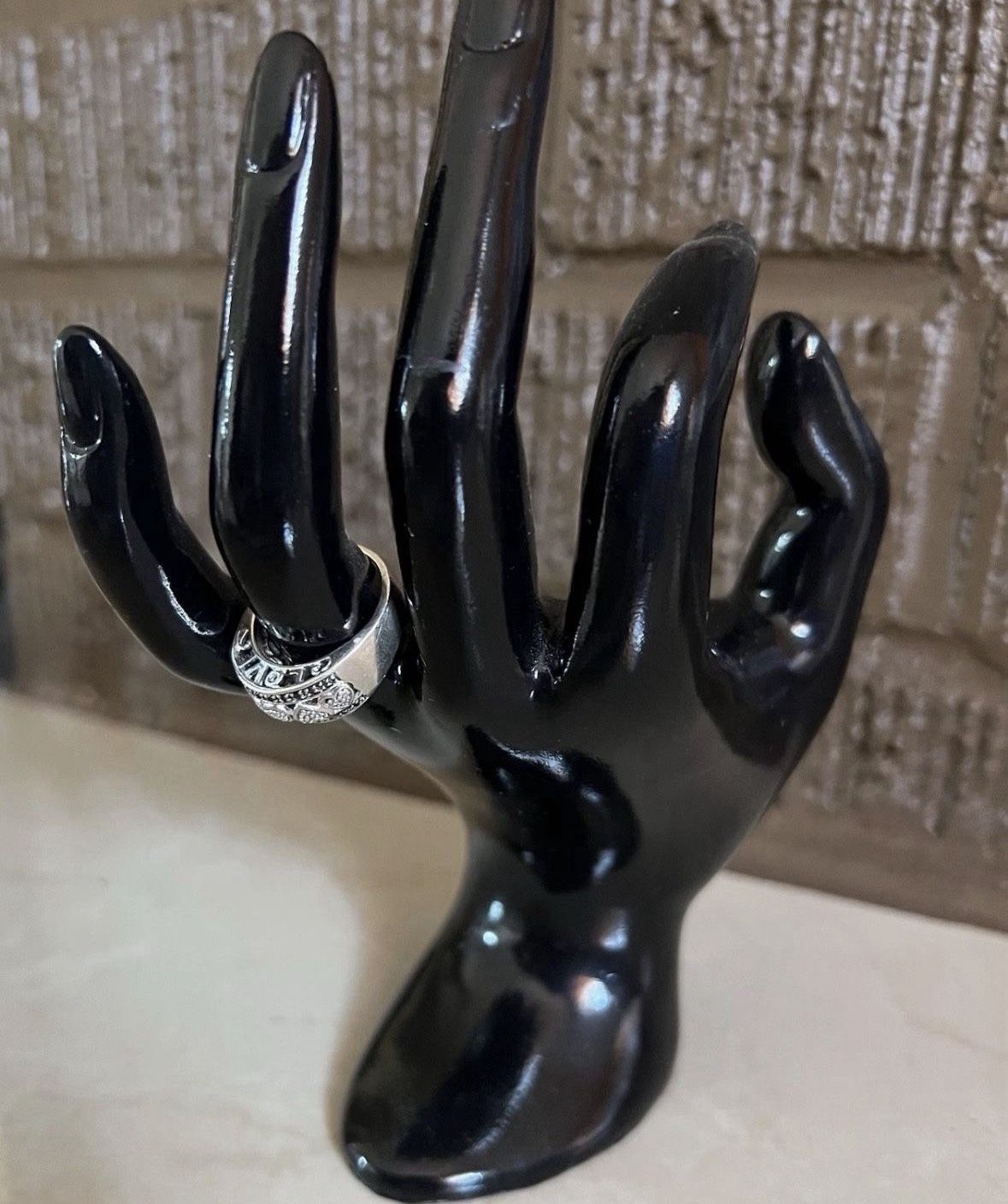 Sterling Silver Black Stones Ring Love Heart Size 7.5