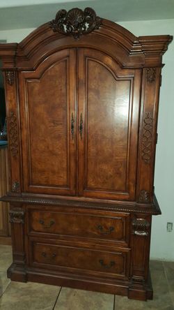 Ashley king size .no matresses