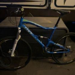 GT Expert Sensor 29er Mountain Bike 