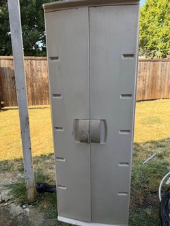 Rubbermaid Outdoor Storage Cabinet
