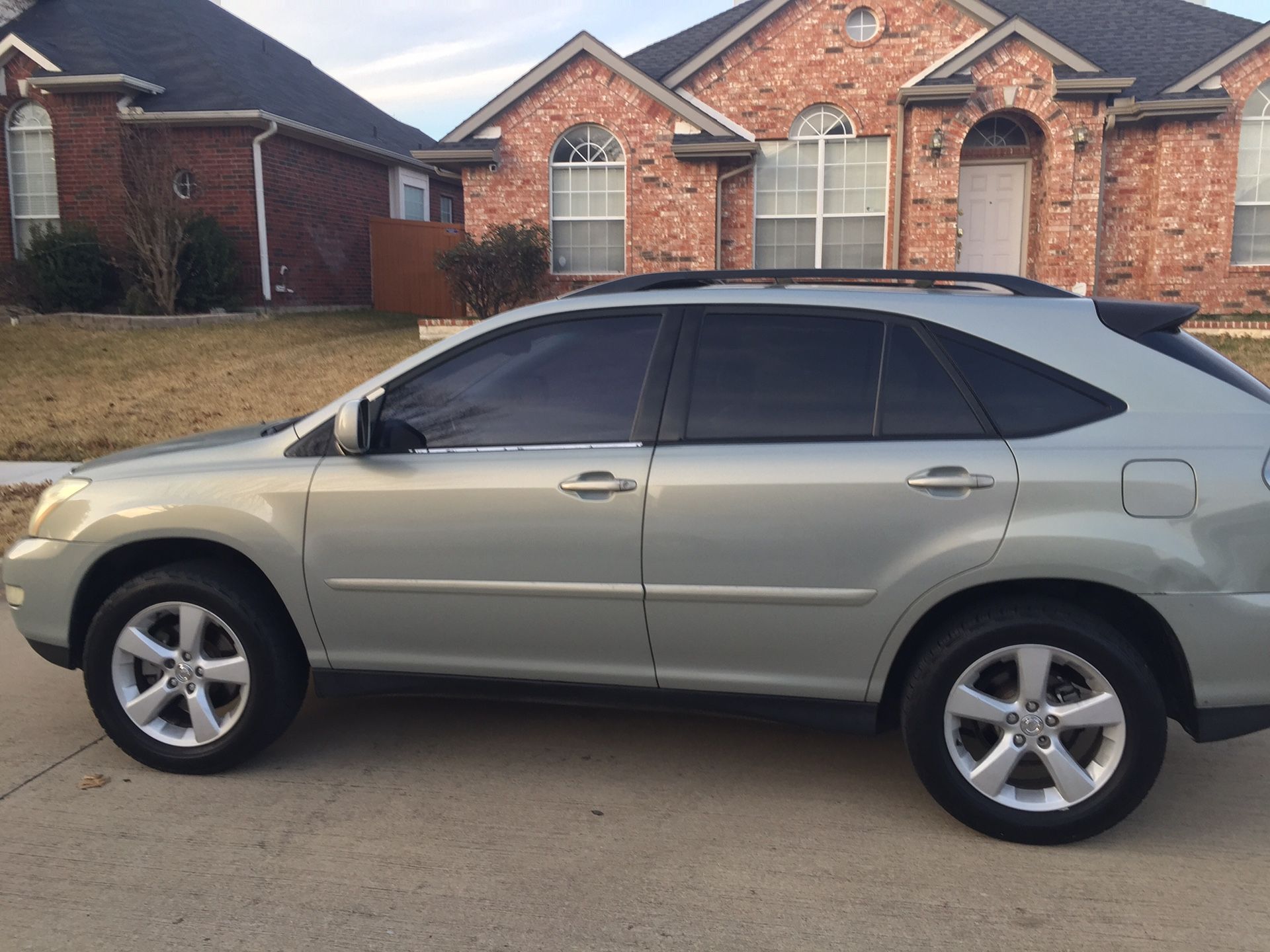 2004. Lexus RX 330 Superclean driving good no problem.$4700Clean154.200