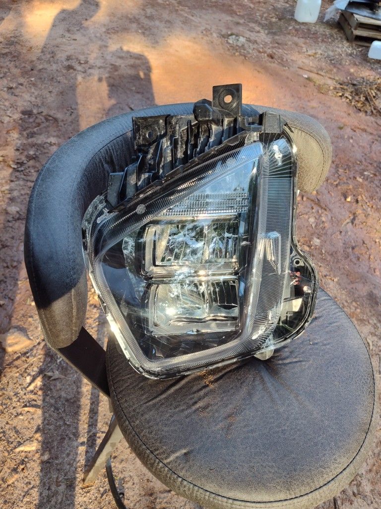 Fog Light And Driving Lamp For 2022 To 24 Hyundai Tucson Original OEM Part