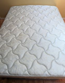 Serta Que,en Mat,tress 12" Double Pillow Top / Two-Sided Flippable. Free box spring. Free same-day delivery.