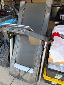 NordicTrack CST 505 Folding Treadmill