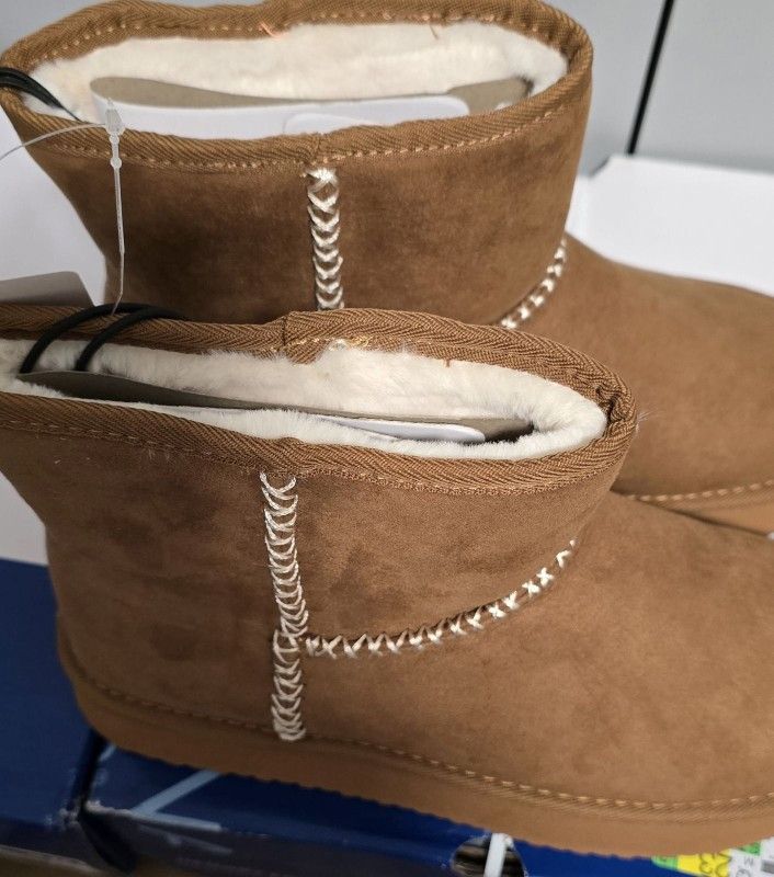 Women's Boots Size 9 New