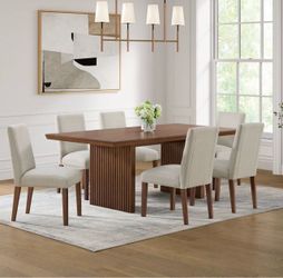 Thomasville Whidbey Dining Table + 6 Chairs Retail Price $1199 Our price $719