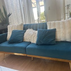 Beautiful couch bed for sale