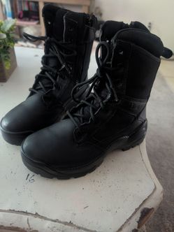 Woman's 5.11 boots