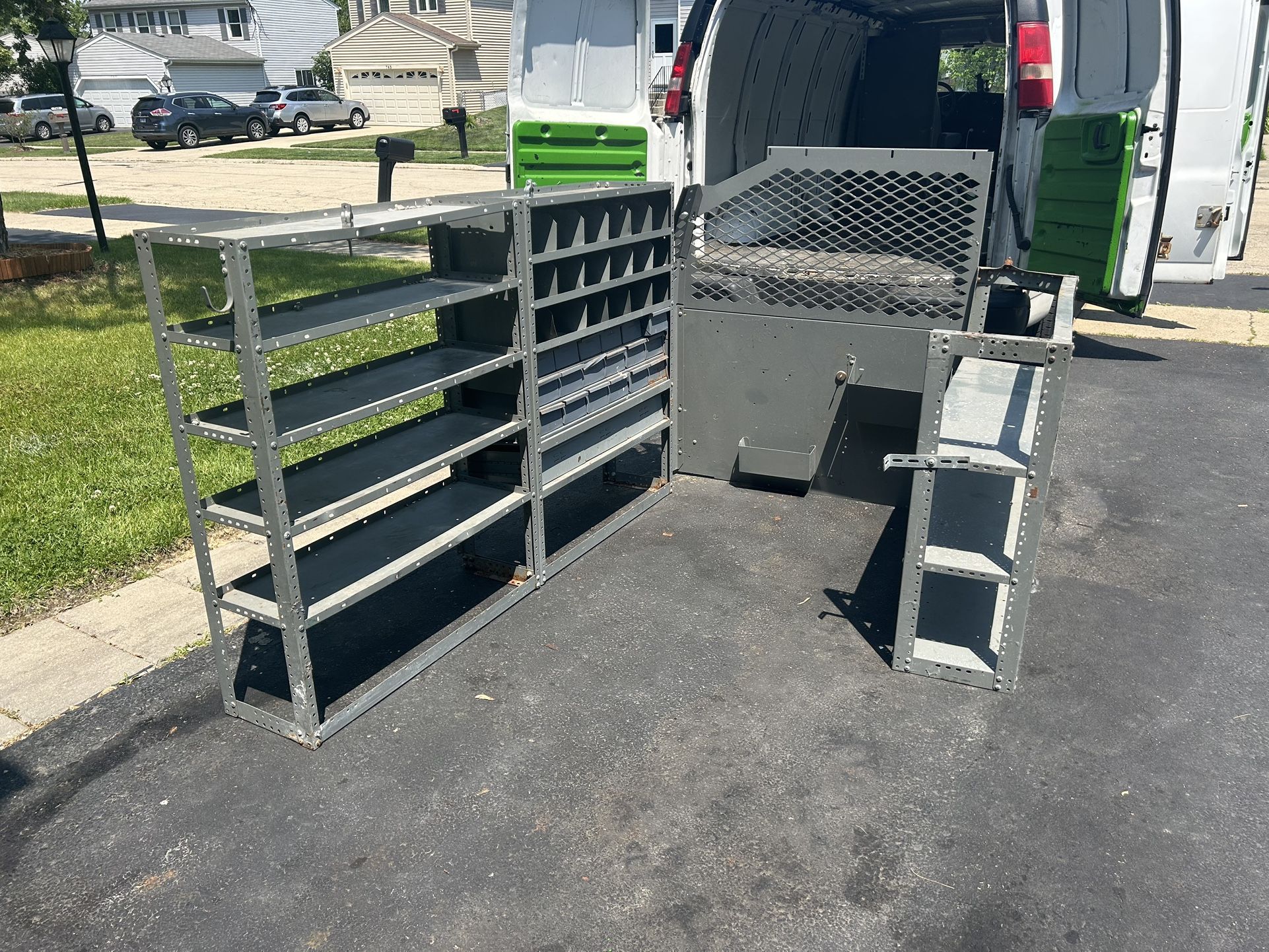 Chevy/GmC Bulk Head Divider And Shelves
