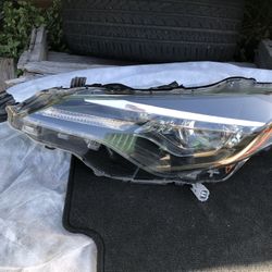 Headlight Side Driver Toyota Corolla 2017-2019