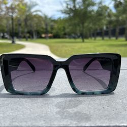 Sunglasses / Lentes de sol