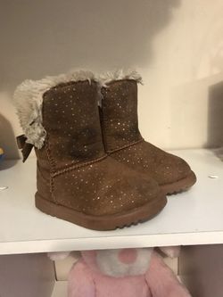 Toddler girl fuzzy boots