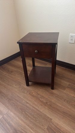 Nice Little End Table