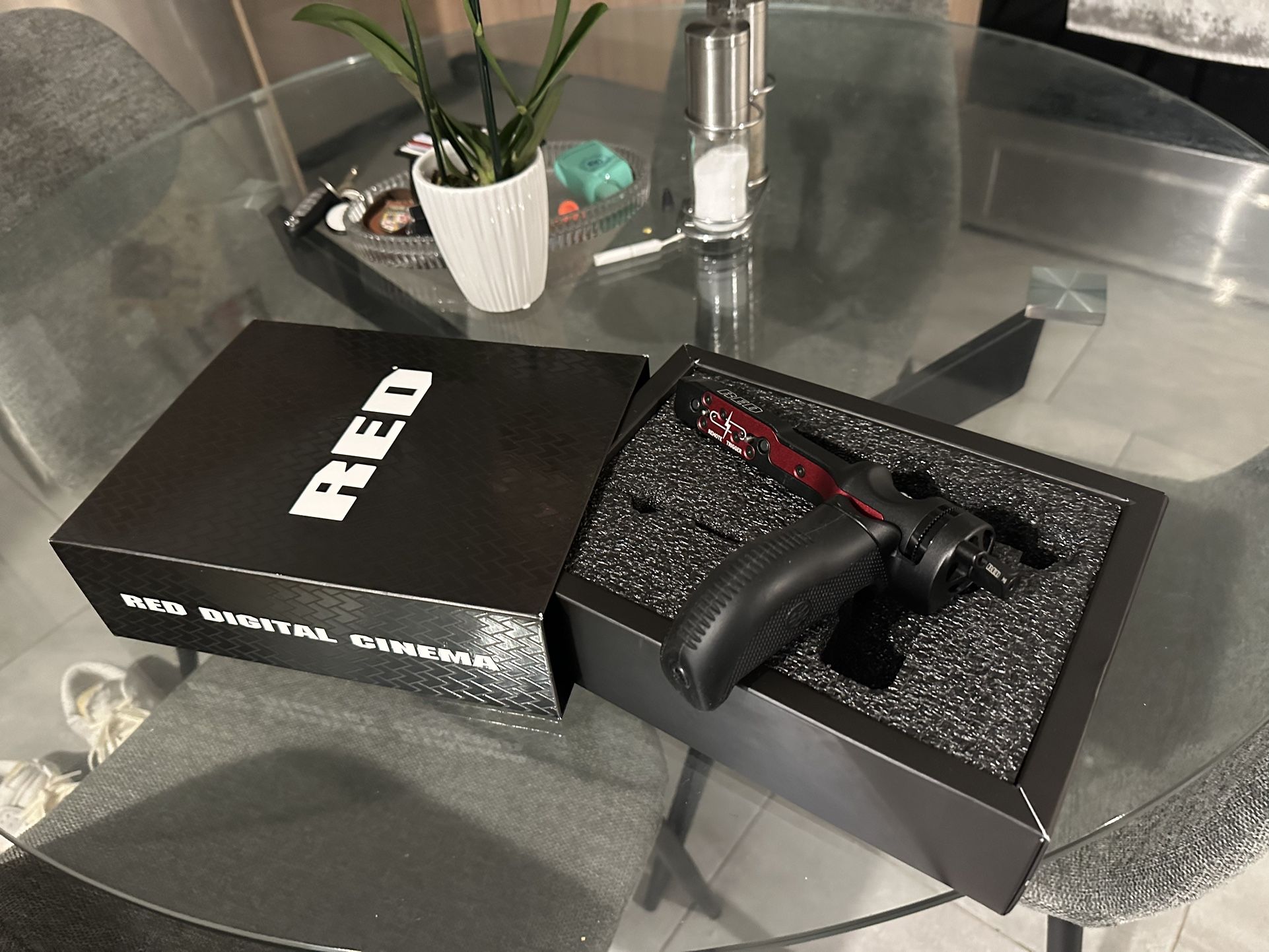 RED Komodo Outrigger Handle (BRAND NEW!!)