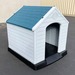 $150 (New in box) Plastic dog house x-large size pet indoor outdoor all weather shelter cage kennel 42x42x45”