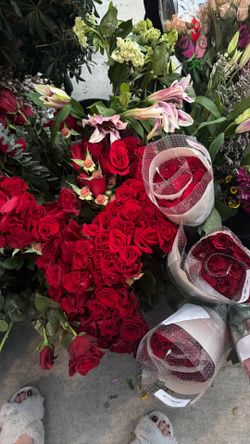 Cheap, fresh, Beautiful mixed Mother’s Day flowers