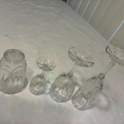 Set Of 24 Vintage Glassware 