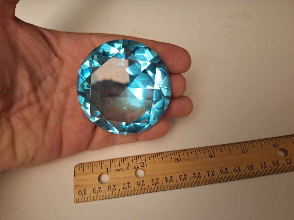 GORGEOUS BLUE DIAMOND PAPERWEIGHT 