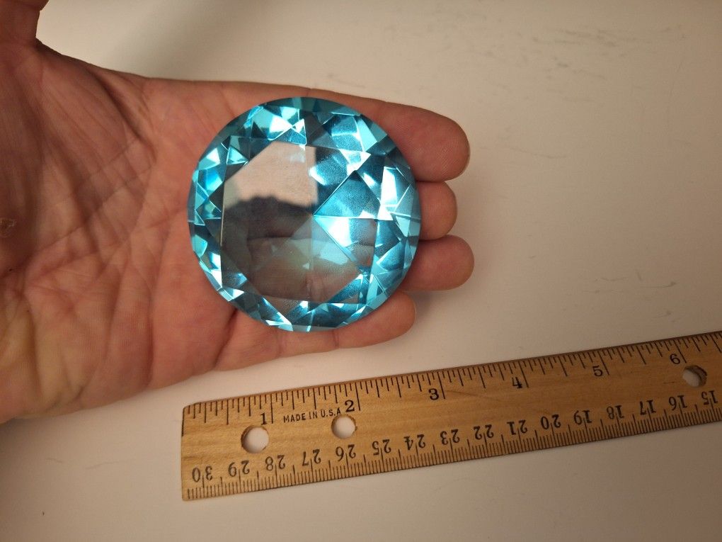 GORGEOUS BLUE DIAMOND PAPERWEIGHT