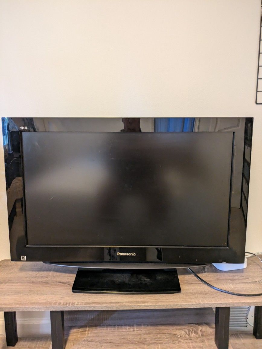 Panasonic 32-inch LCD Tv