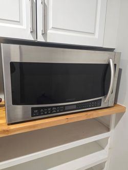 Samsung Over-the-Range Convection Microwave / Air Fryer – Stainless Steel