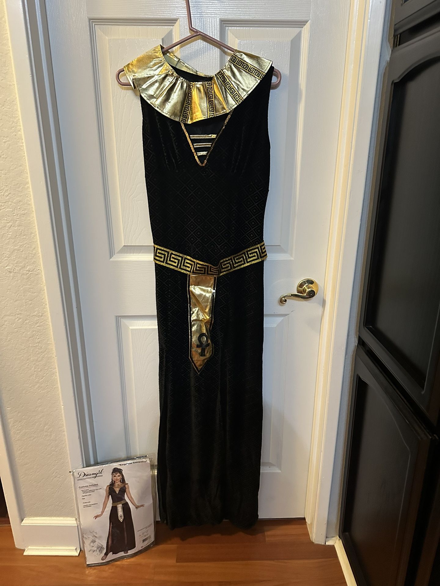 Costume
