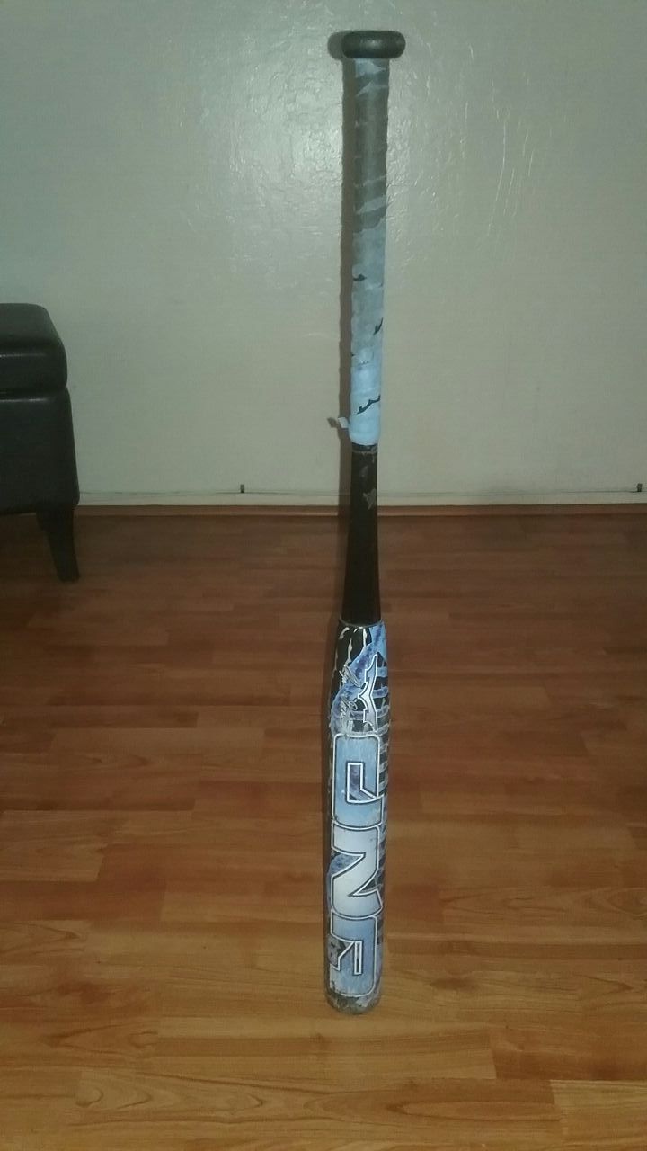 Monsta DNA LC softball bat