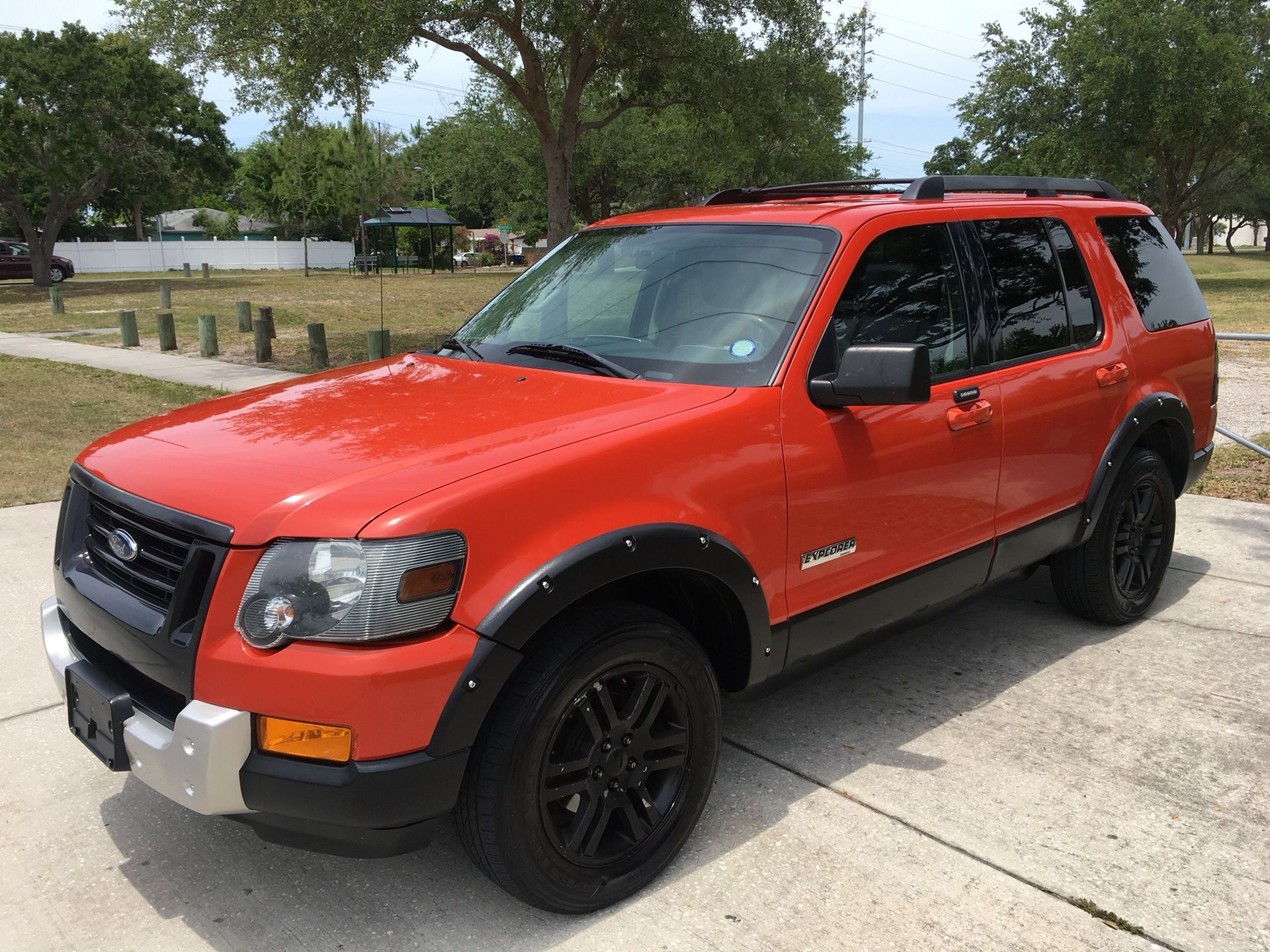 2007 Ford Explorer Ironman Edition 3 rows very clean