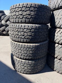 35*12.50r20 Toyo Set de Tires con 70% de Vida las 4