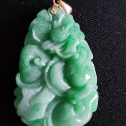 jade dragon & phoenix pendant 18k