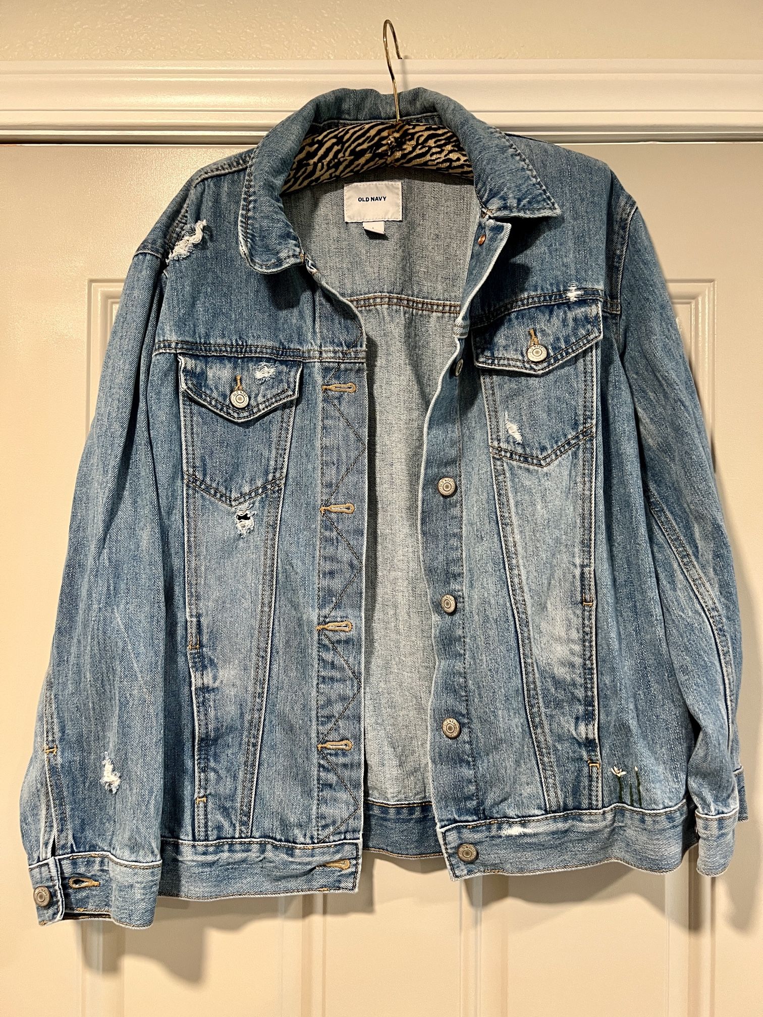 Size Large Old Navy Women’s Distressed Jean Jacket