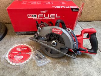 Milwaukee M18 FUEL 7-1/4 in. Rear Handle Circular Saw (Tool-Only)