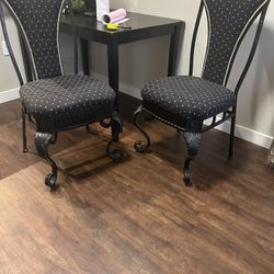 Set of 2 dining Chairs 