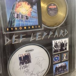 Def Leppard Autographed Drumhead Framed Signed By All Members Of The Band Profesional Framed Gold Record Coa. Make An Offer Pick Up In Cypress 