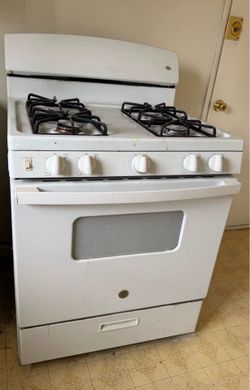 GE gas stove and oven ( pickup in Rialto)