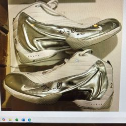 Gary Payton Autographed Seattle Supersonic’s Shoes