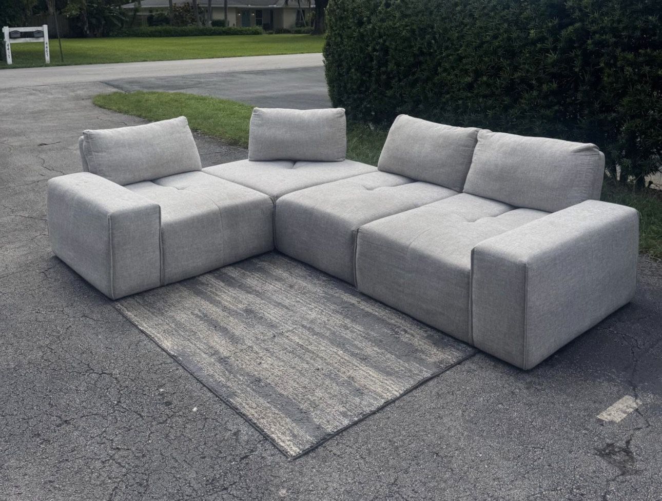 Light Gray Modular Sectional Couch (Delivery Available)